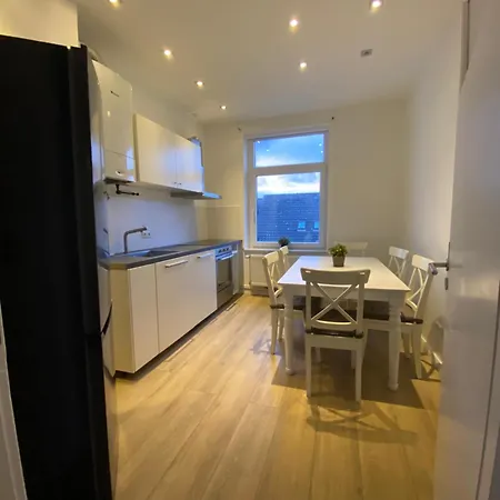 Schoene In Charmanter Stadtvilla Messenaehe Daire *