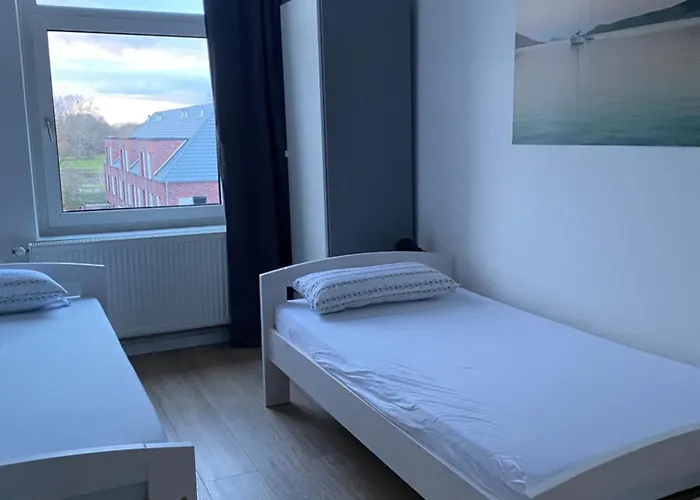 Апартаменты Schoene In Charmanter Stadtvilla Messenaehe *